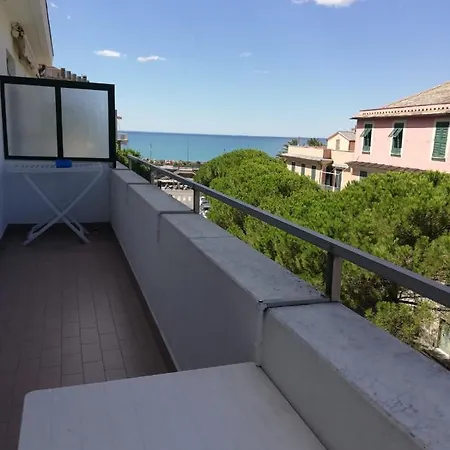 Center With Sea View Terrace Apartment Moneglia